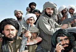 طالبان تصعد هجماتها وتقتل 13 شرطيا قرب الحدود مع باكستان