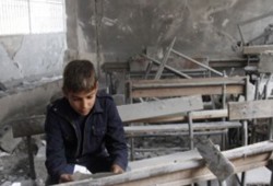 أطفال الغوطة الشرقية يحاربون الأمية ببطون خاوية