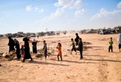 ارتفاع حصيلة تفجير تجمع النازحين قرب دير الزور لـ75 قتيلا