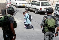 الاحتلال يشن حملة مداهمات واعتقالات ومصادرة أموال بالضفة
