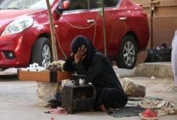 تردي الأوضاع يعمق الأزمات النفسية لآلاف المصريين