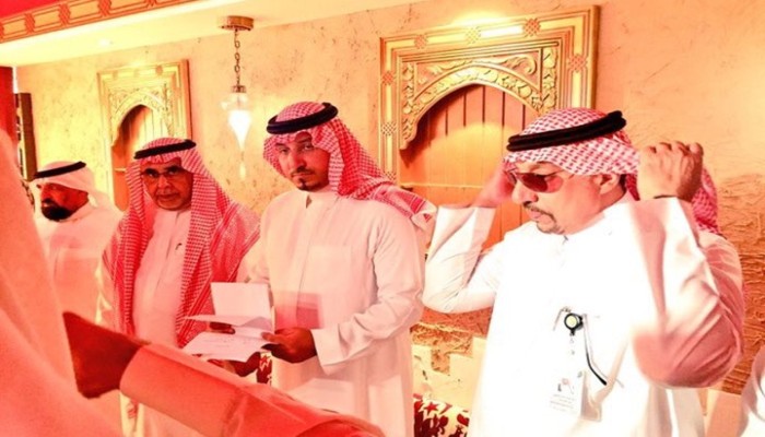 صحيفة بريطانية: منصور بن مقرن حاول الهرب من السعودية