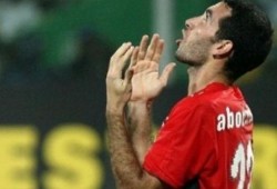 الاتحاد الدولي يهنئ أبو تريكة بمناسبة عيد ميلاده الـ39