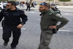 إسرائيل تثبت كاميرات مراقبة جديدة على أبواب الأقصى