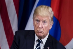 ترامب يغرد على تويتر بالصين رغم حظر مواقع التواصل فيها