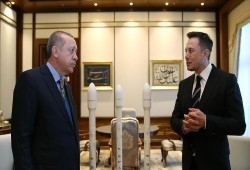أردوغان ومؤسس "سبيس إكس" يبحثان إطلاق قمرين صناعيين جديدين