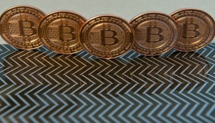 "بيتكوين" تتكبد ألف دولار في أقل من 48 ساعة