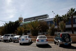 التحالف يدمر نظام الإرشاد الملاحي بمطار صنعاء