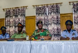 جيش زمبابوي يستولي على السلطة ويقول: ليس انقلابا