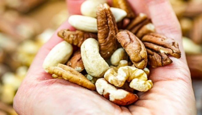 هذا ما تفعله حفنة مكسرات بجسمك إذا تناولتها أسبوعيا