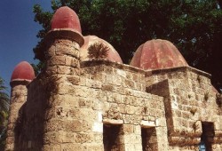 الاحتلال الإسرائيلي يدمر آثارا عثمانية ومملوكية بمدينة اللد