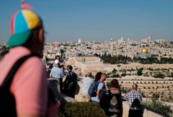 الاحتلال يسرّع مشروع "القطار الهوائي" التهويدي في القدس