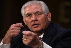 تيلرسون يلتقي وزير خاجية قطر ويهاتف ولي العهد السعودي