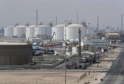 قطر تشرع بإجراءات لجذب الاستثمارات ومواجهة الحصار