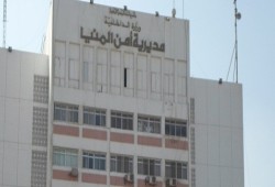 شاب يضرب عن الطعام ويتهم ضابط شرطة بحرمانه من ميراثه بالمنيا