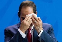السيسي "الغشوم" يتوعد مهاجمي مسجد سيناء بالثأر بقوة "غاشمة"