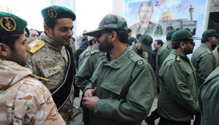 صحيفة إسرائيلية تكشف عدد قتلى الغارة على موقع إيراني بدمشق