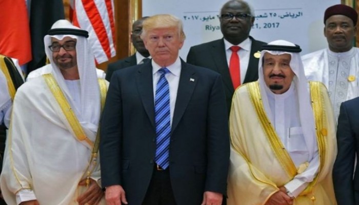 فايننشال تايمز: لماذا يحرج قرار ترامب الأخير الرياض وأبوظبي؟