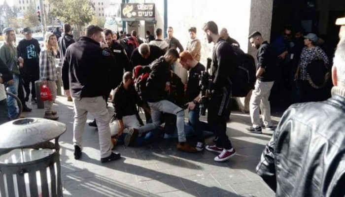 إصابة حارس صهيوني بجراح خطيرة طعنا غرب القدس المحتلة (فيديو)