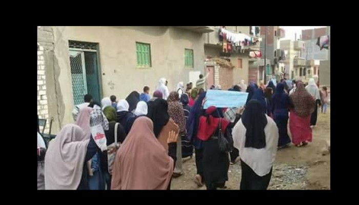 نساء حوش عيسى ينتفضن دعما للقدس بمسيرة نسائية