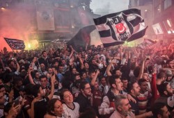 جماهير بيشكتاش التركي تهتف "الموت لإسرائيل"