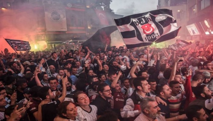 جماهير بيشكتاش التركي تهتف "الموت لإسرائيل"