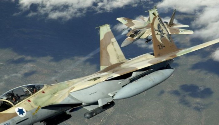 غارات إسرائيلية عنيفة على غزة وحماس تستعد لانطلاقتها