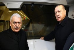 بعد افتتاحه.. أردوغان يستقل أول مترو ذاتي القيادة في إسطنبول