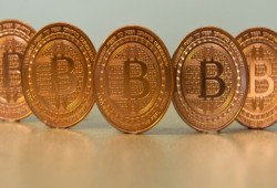 شركة يابانية تدفع جزءا من رواتب موظفيها بعملة البتكوين