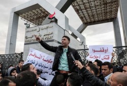 مصر تمنع عشرات الطلبة الفلسطينيين من السفر عبر معبر رفح