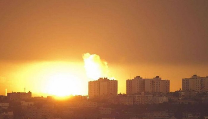 غارات إسرائيلية عنيفة على 3 مواقع لـ"القسام" بغزة