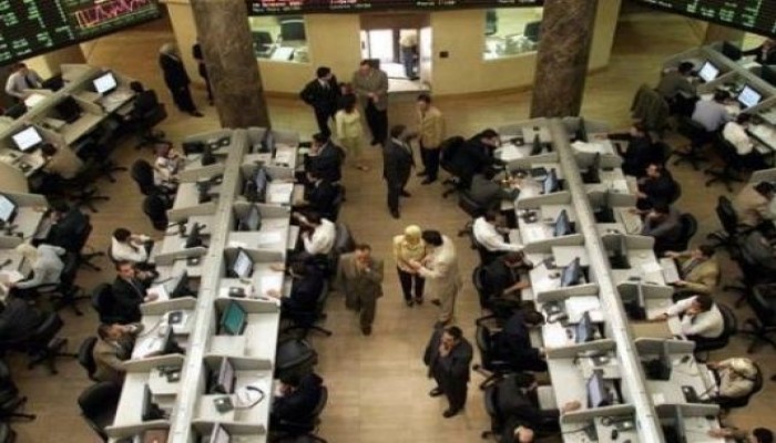 البورصة تبدأ تعاملاتها بخسارة 2.3 مليار جنيه