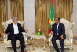 الرئيس الموريتاني يستقبل خالد مشعل في نواكشوط