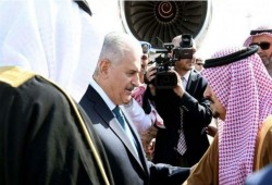 رئيس الوزراء التركي يلتقي الملك سلمان في الرياض
