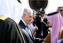 رئيس الوزراء التركي يلتقي الملك سلمان في الرياض
