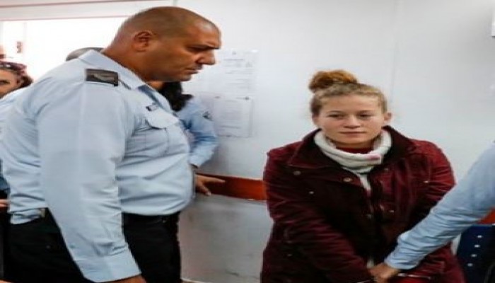 الاحتلال يمدد مجددا اعتقال عهد التميمي ووالدتها