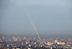 إطلاق 3 صواريخ من غزة أحدها يصيب مبنى في مستوطنة