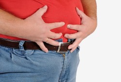 لماذا لا نستطيع فقدان الدهون المتراكمة حول البطن؟