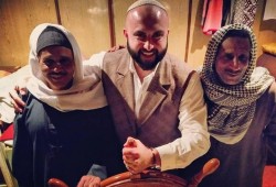 بعد المسجد النبوي.. مدون إسرائيلي في مسجد عمرو بن العاص بالقاهرة