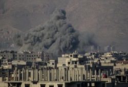 القصف الشديد على غوطة دمشق يمنع صلاة الجمعة
