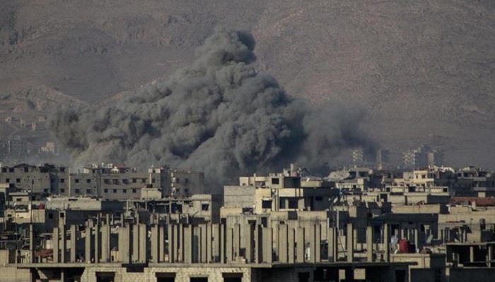القصف الشديد على غوطة دمشق يمنع صلاة الجمعة