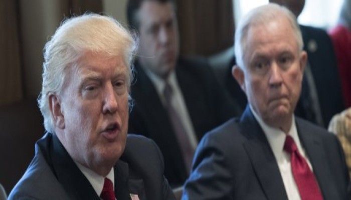 مايكل وولف: كتابي عن الرئيس الأميركي سيطيح به من البيت الأبيض