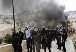 إصابة 5 فلسطينيين في قمع الاحتلال تظاهرة بالقدس