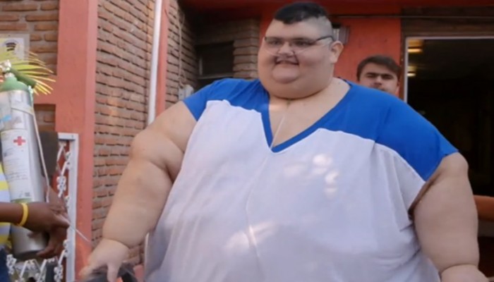 أسمن رجل بالعالم يبدأ رحلة إنقاص وزنه.. هذا ما قاله