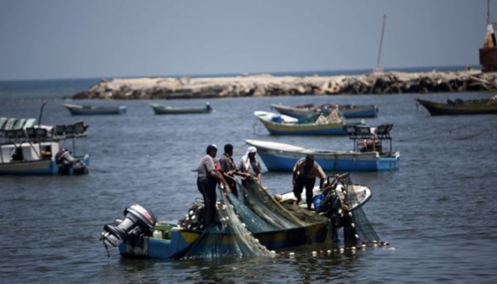 إصابة صياد فلسطيني برصاص "بحرية السيسي"