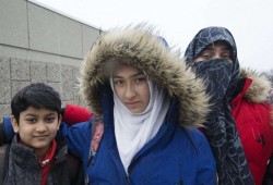 مجهول يمزق حجاب طفلة كندية مسلمة.. وترودو يدين