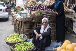 باعة للسيسي: منك لله عايشين أيام سودة (فيديو)