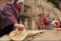 حكومة السيسي تثأر من الفقراء..البطاقات الذكية نموذجًا