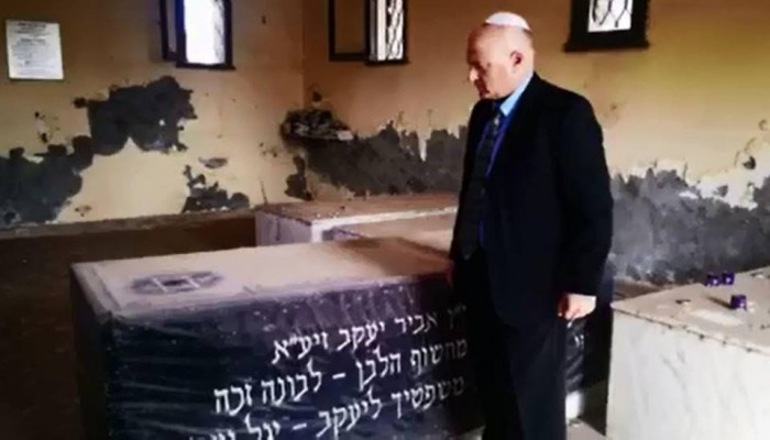 الانقلاب يسمح لـ12 حاخامًا يهوديًا بزيارة ضريح "أبو حصيرة" في مصر