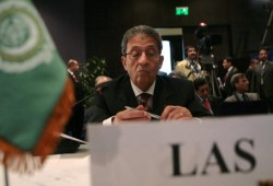 عمرو موسى لمشيرة خطاب كويس إنك سقطتِ بانتخابات اليونسكو (فيديو)